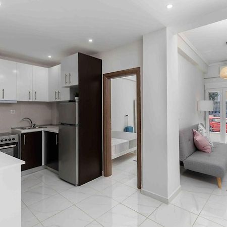 Stylish Apartment In City Center Tesalonika Bagian luar foto