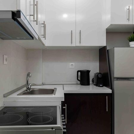 Stylish Apartment In City Center Tesalonika Bagian luar foto